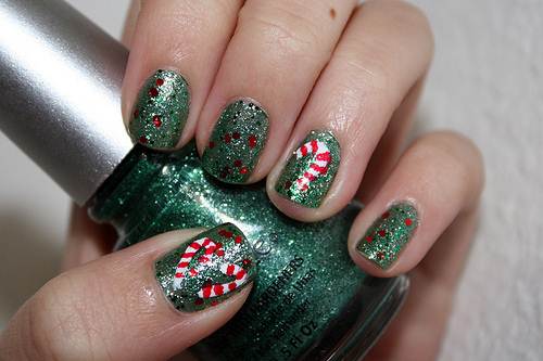 red-and-green-christmas-nail-designs