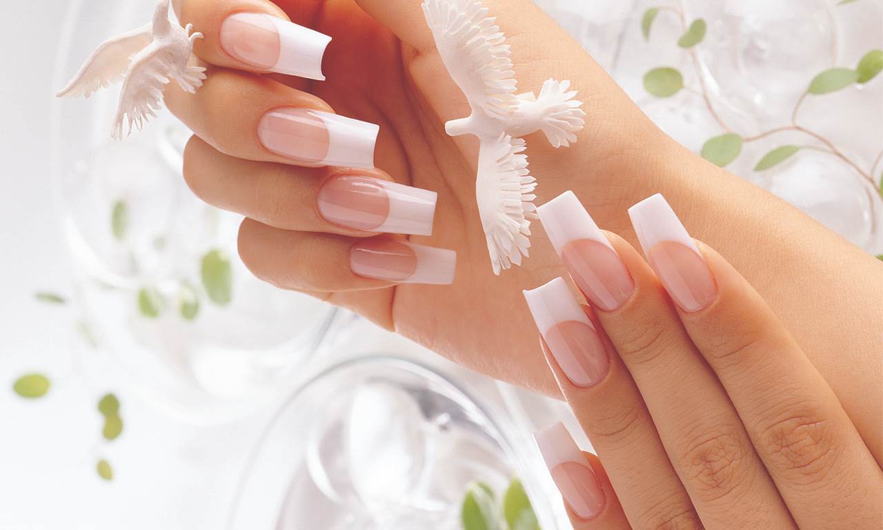 Everything You Need To Know  Before Getting Acrylic Nails