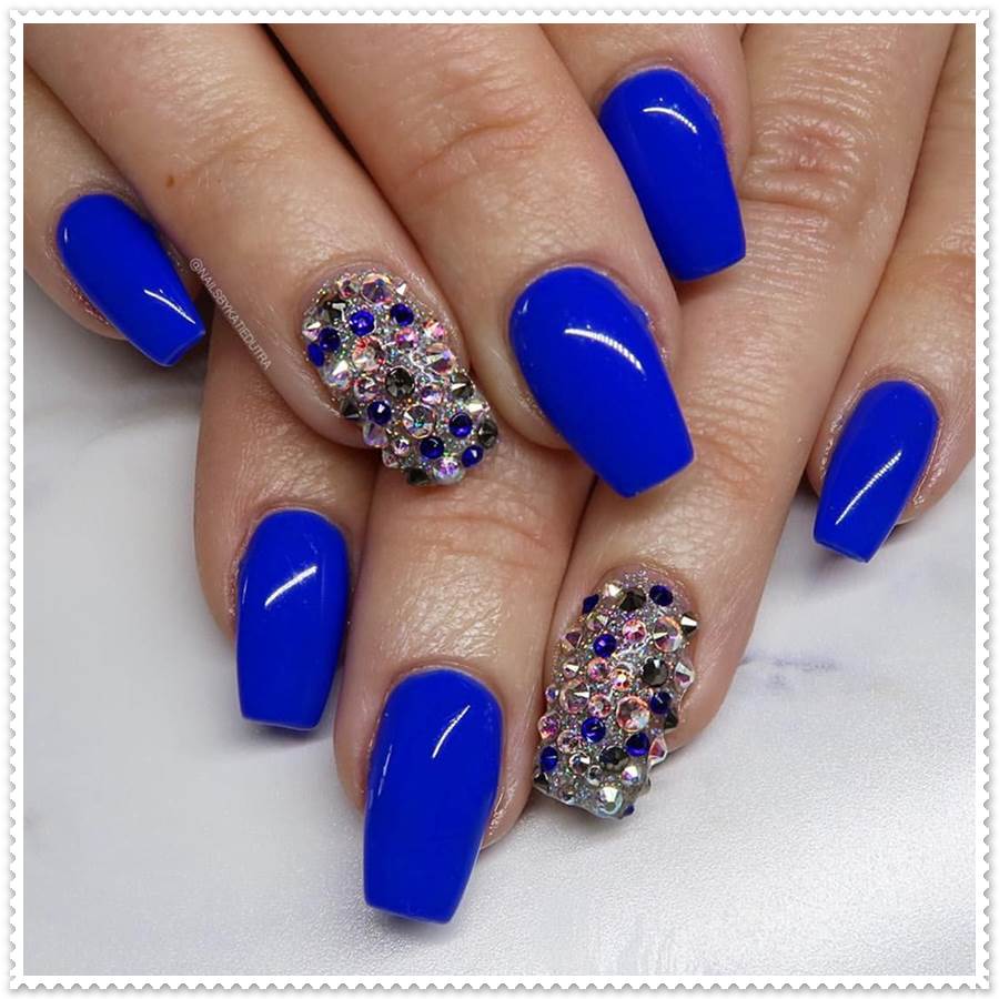 blue nails 2021- fancynailart.com