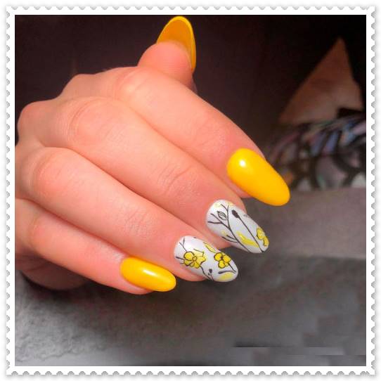 Trendy-Yellow-Nails-fancynailart.com