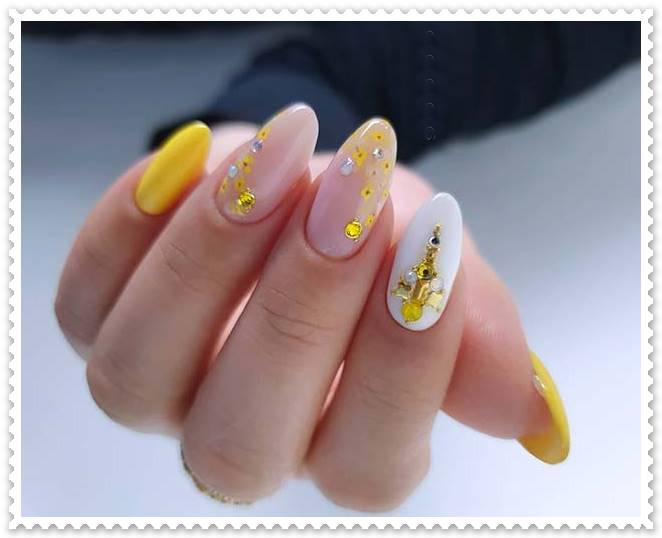 Yellows Nails Art Designs ideas You Can Wear Anytime - fancynailart.com