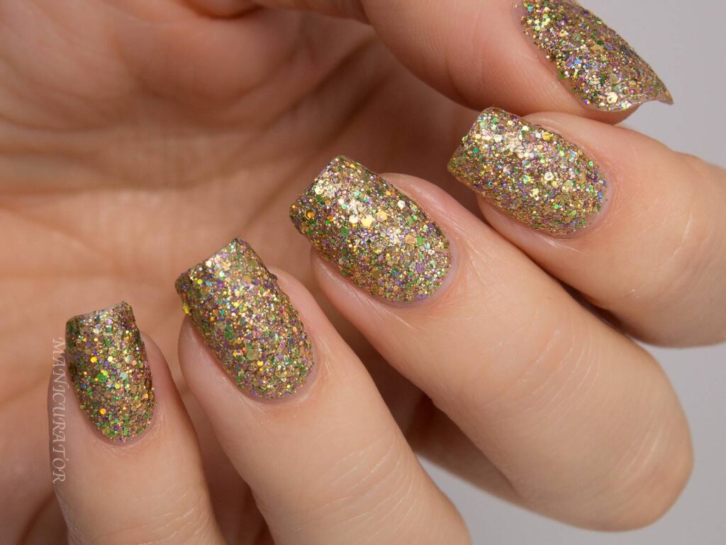 golden glitter nail art design idea pictures