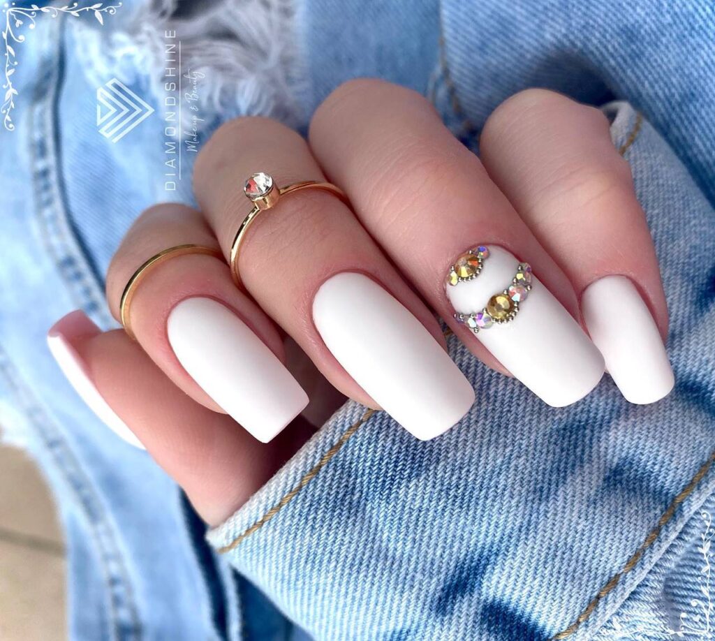matte-white-nails-picture