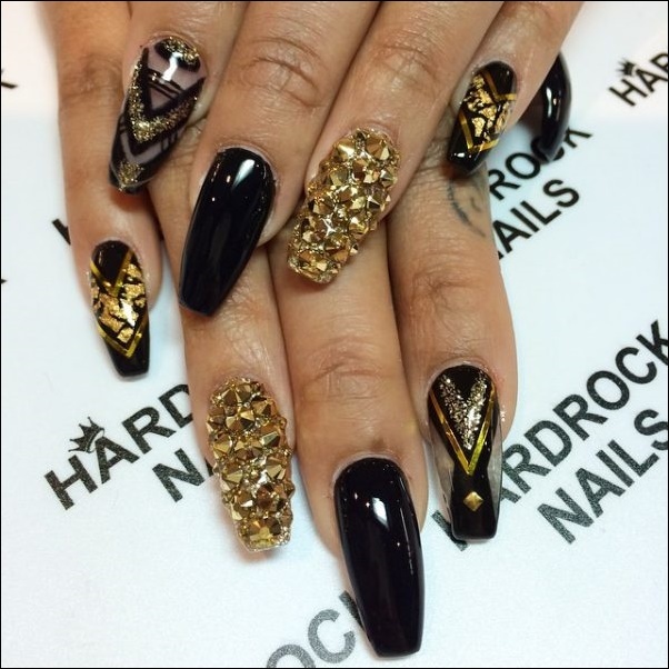 black-and-studded-gold-nail-design-fancynailart.com