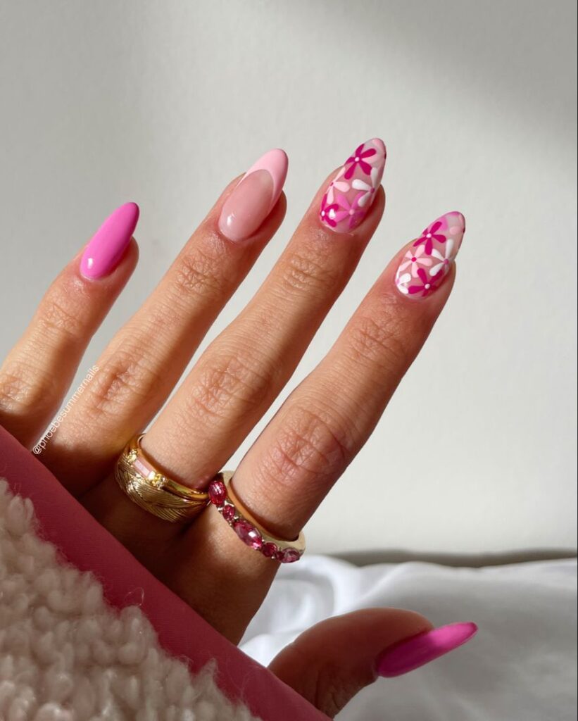 Pink flower nail design 🩷